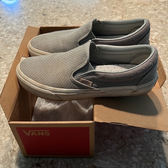Women’s 7.5 classic slip on Vans - Picture 3 of 9